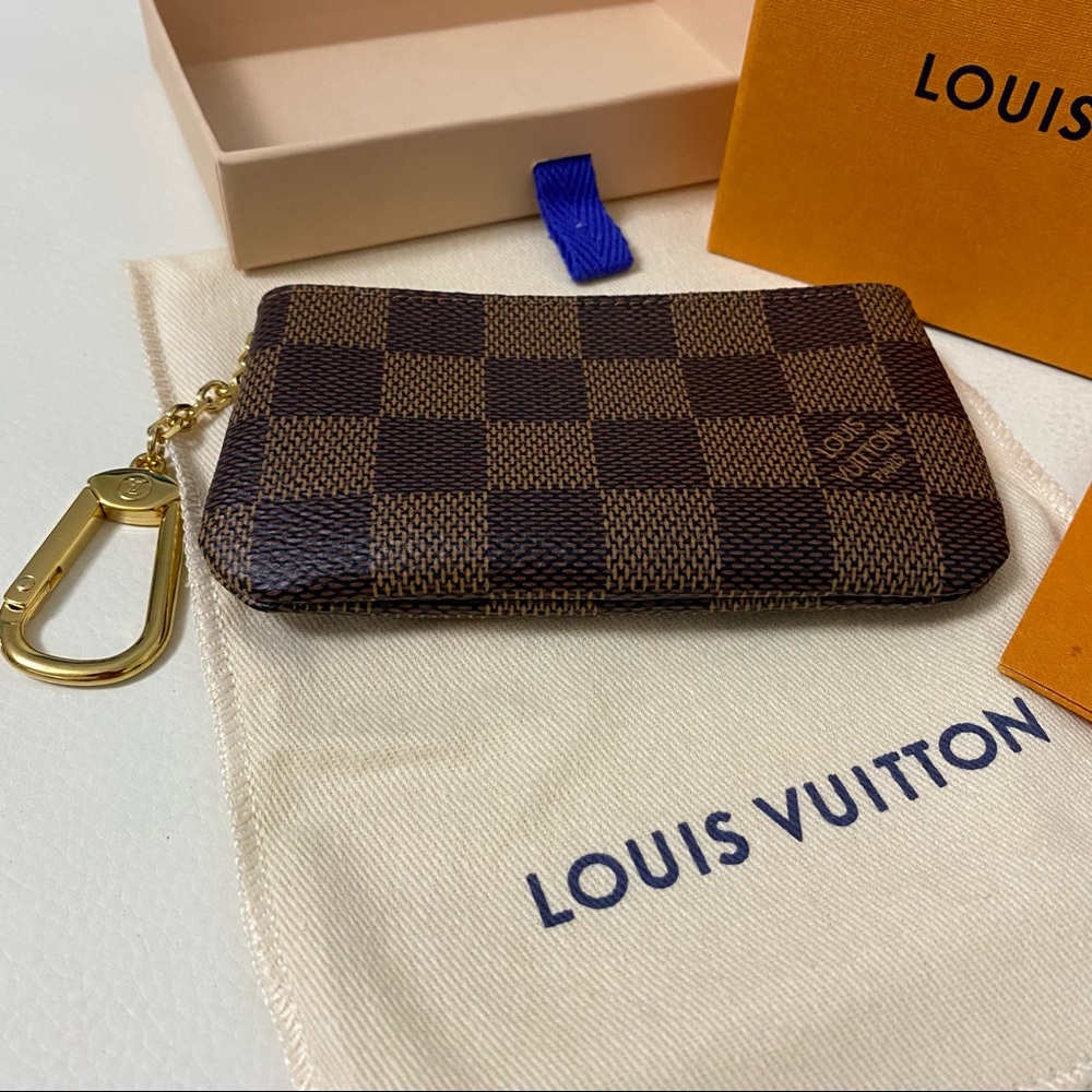 Louis Vuitton Damier Ebene Key Pouch - Picture 15 of 15